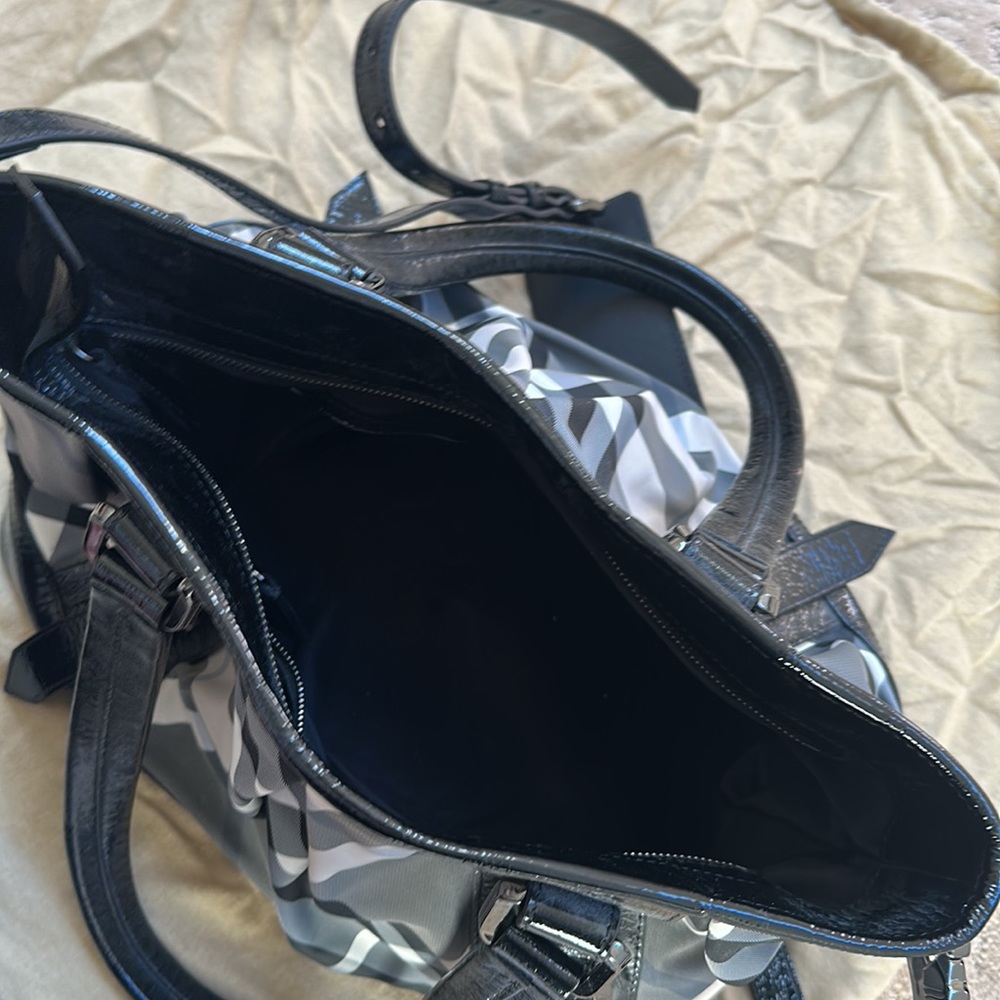 Burberry purse - Picture 4 of 4